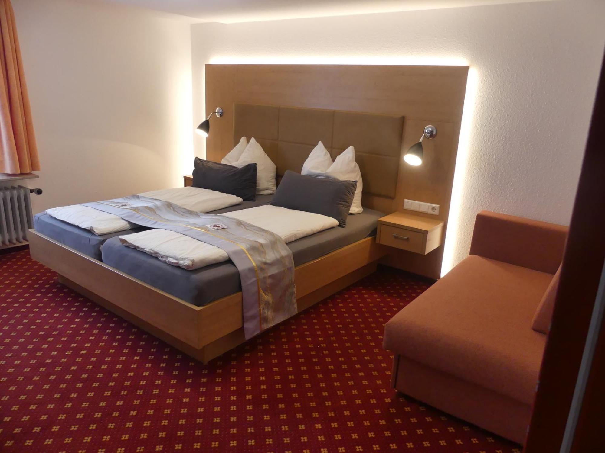 Hotel Traube ジクマリンゲン エクステリア 写真