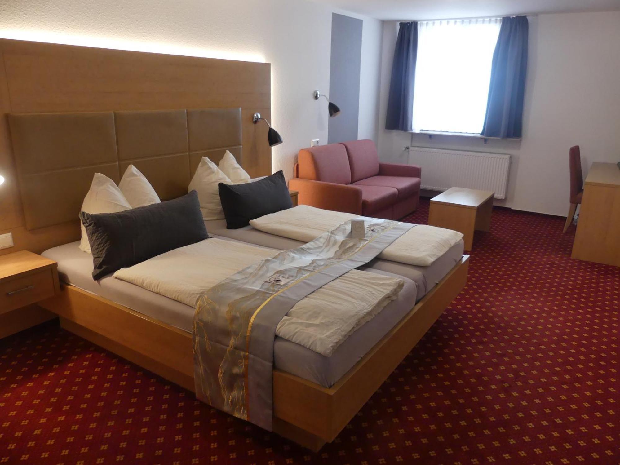 Hotel Traube ジクマリンゲン エクステリア 写真