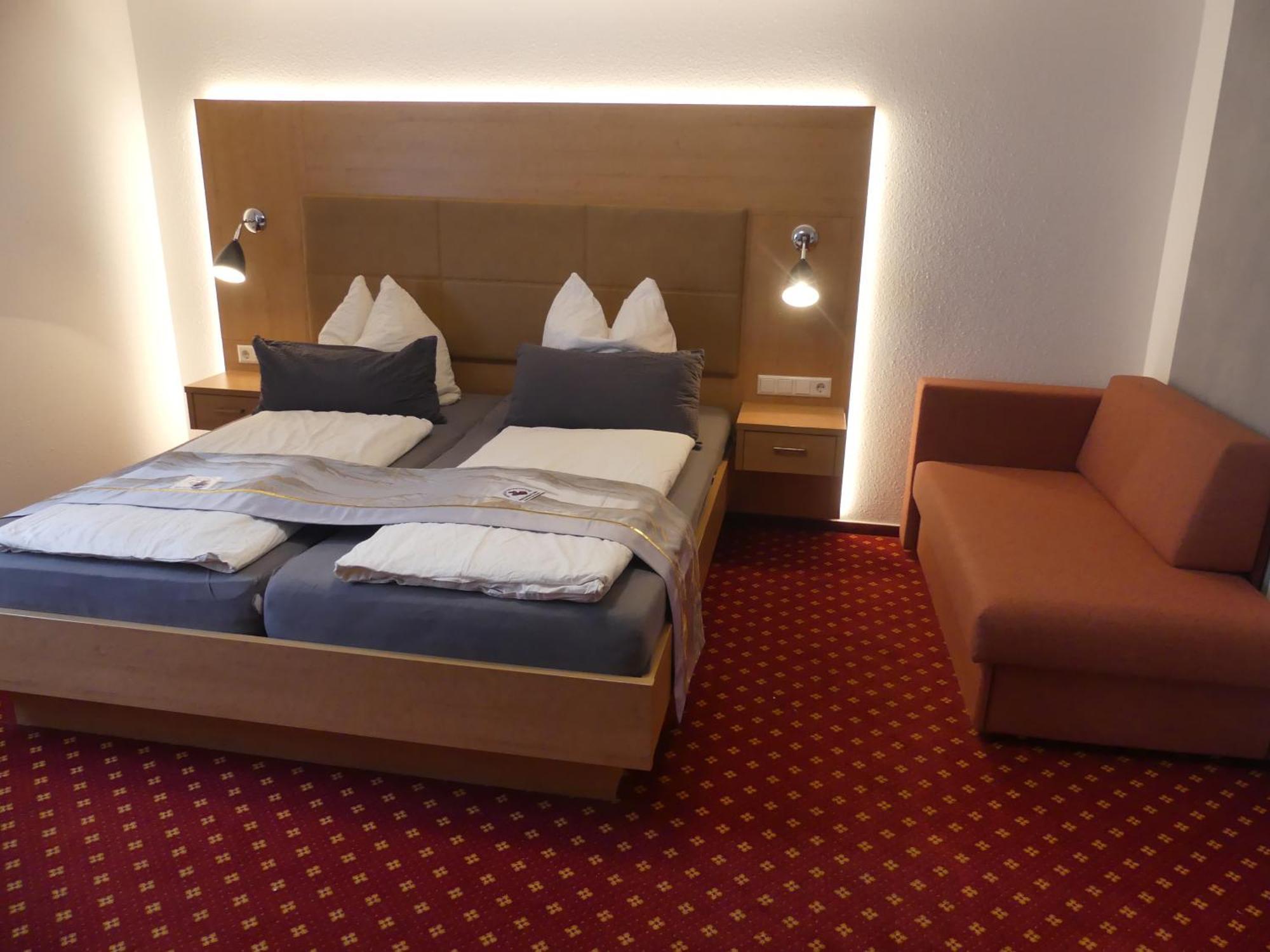 Hotel Traube ジクマリンゲン エクステリア 写真